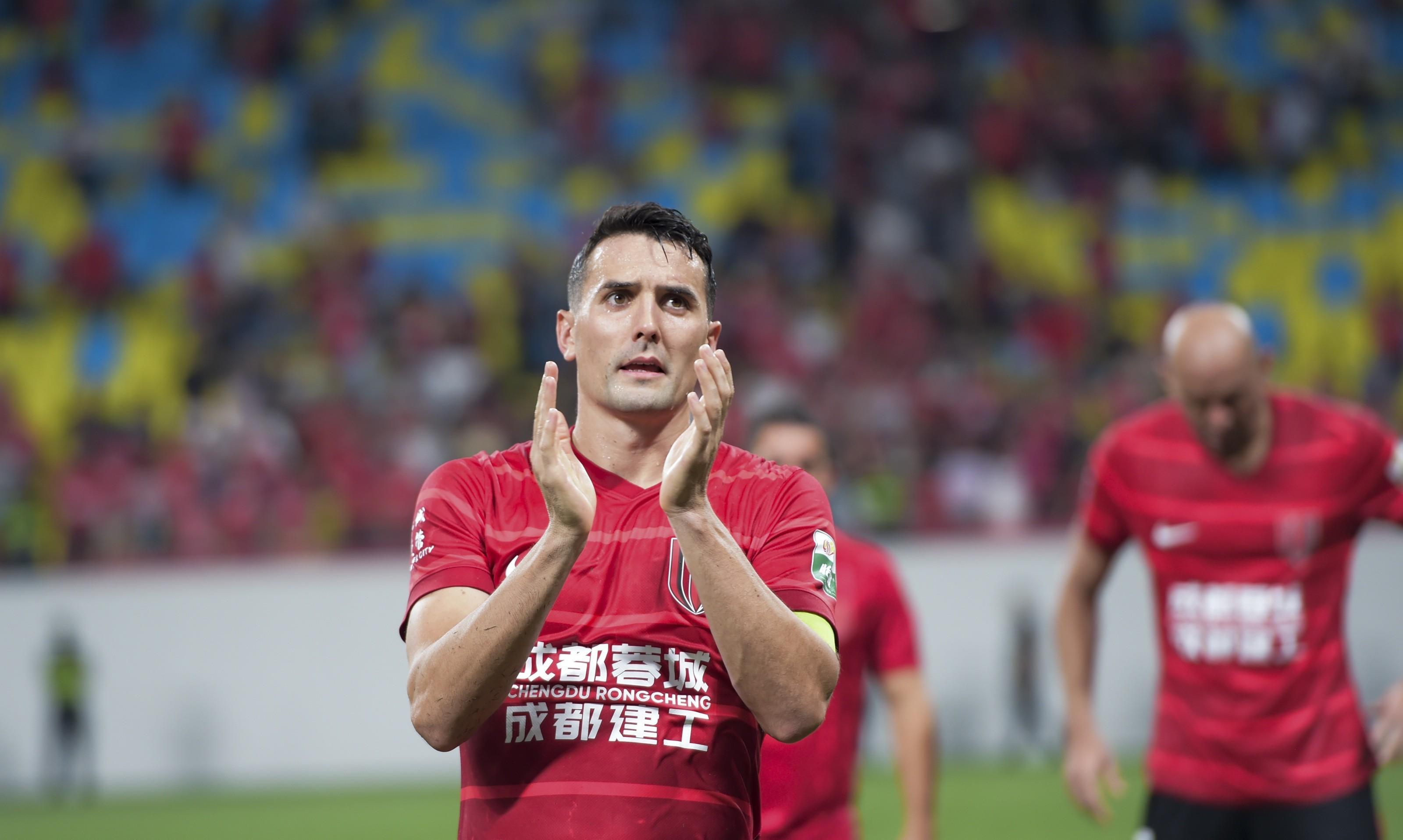 爱游戏娱乐-赛地聚焦——亚冠冲刺阶段热度飙升，尤文图斯手感冰凉，更衣室稳定，赛程密集仍需轮换的简单介绍